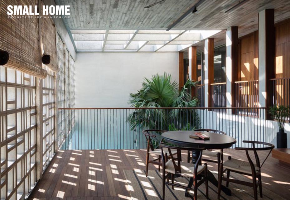 Đỉnh giếng với hệ khung hoa sắt