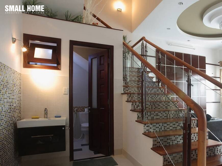 nha-ve-sinh-duoi-gam-cau-thang