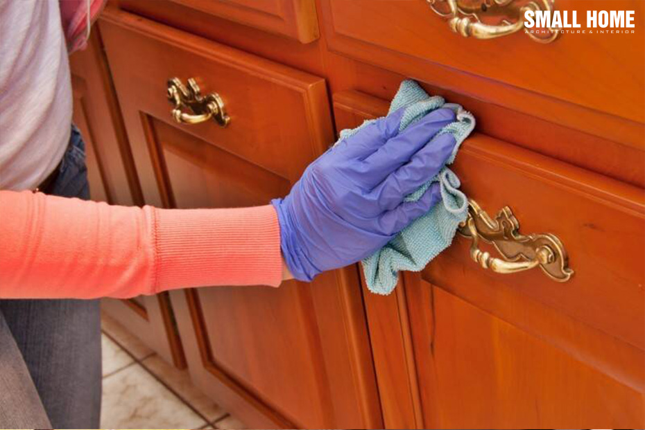 Vệ sinh đồ nội thất gỗ bằng nước muối