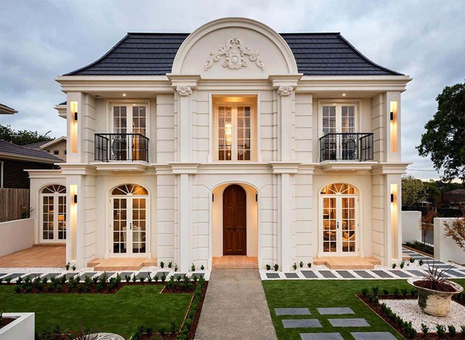 biet-thu-tan-co-dien-2-tang-co-nha-tho