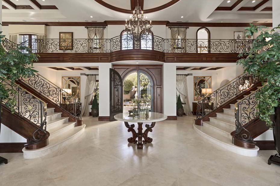 Sảnh biệt thự tân cổ điển