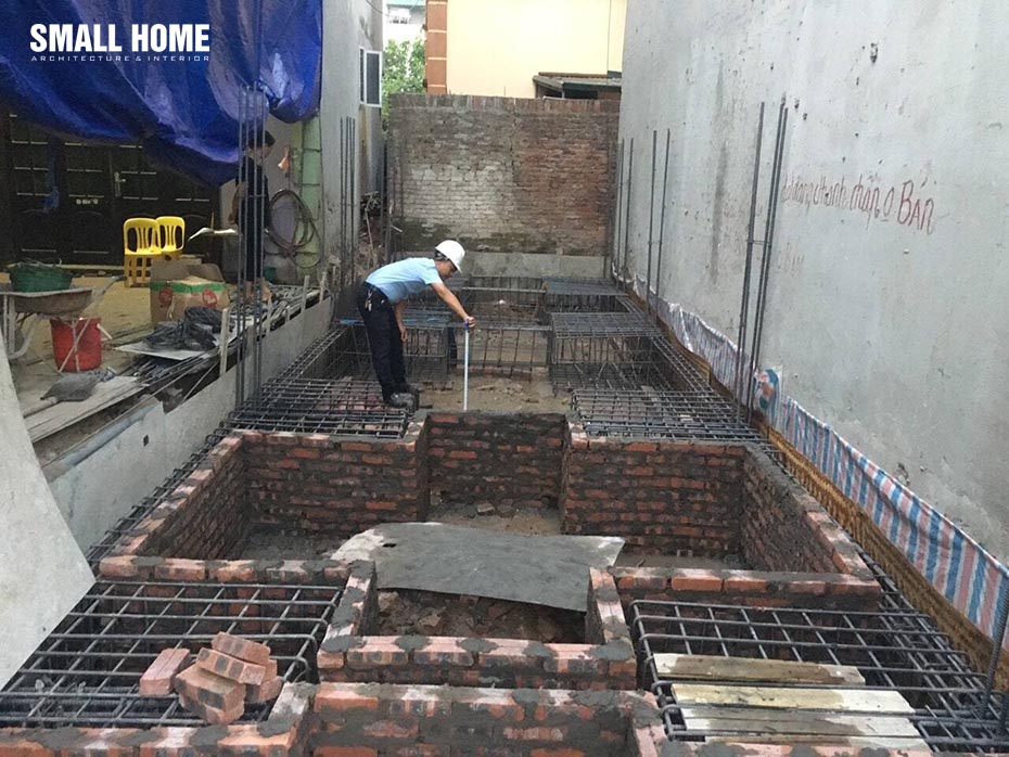 gia chủ nên trao đổi trực tiếp thẳng thắn khi hàng xóm làm móng bên cạnh nhà mình