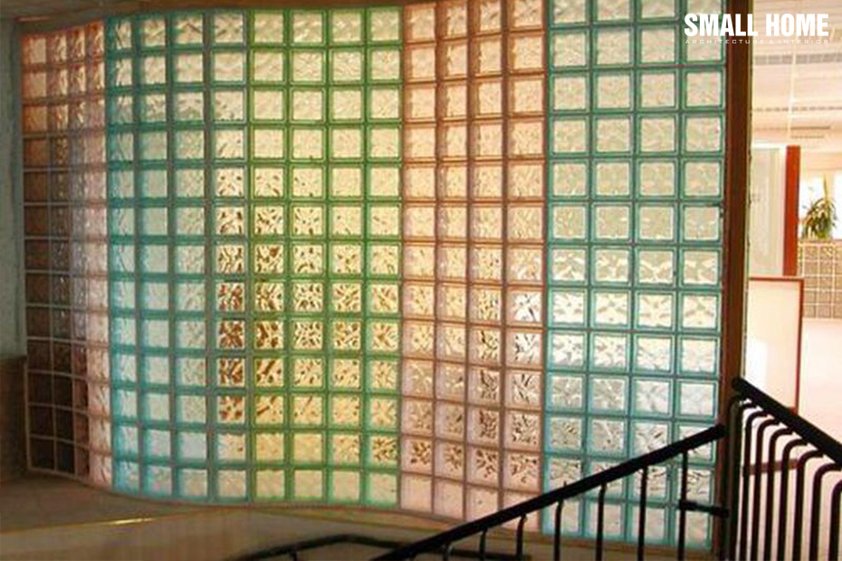 gach-kinh-lay-sang-cau-thang-sang-trong