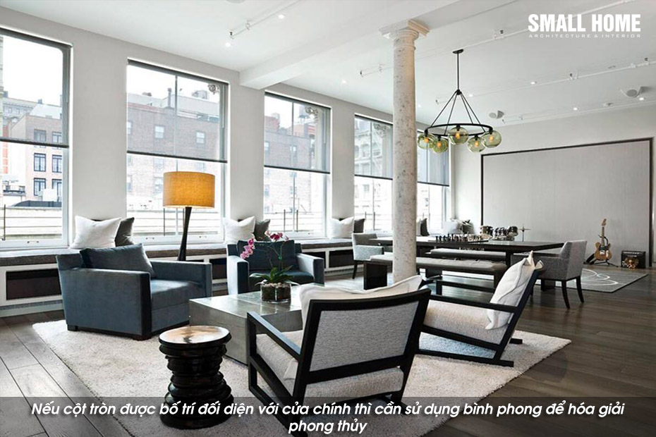 Nếu cột tròn được bố trí đối diện với cửa chính thì cần sử dụng bình phong để hóa giải phong thủy
