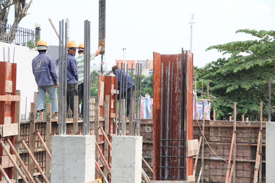 thi-cong-cot-tru-nha-pho